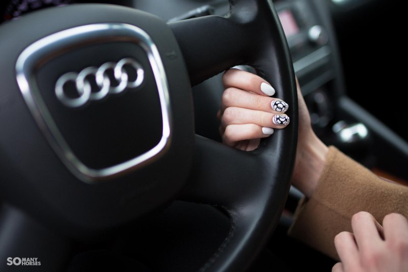 Маникюр за рулем