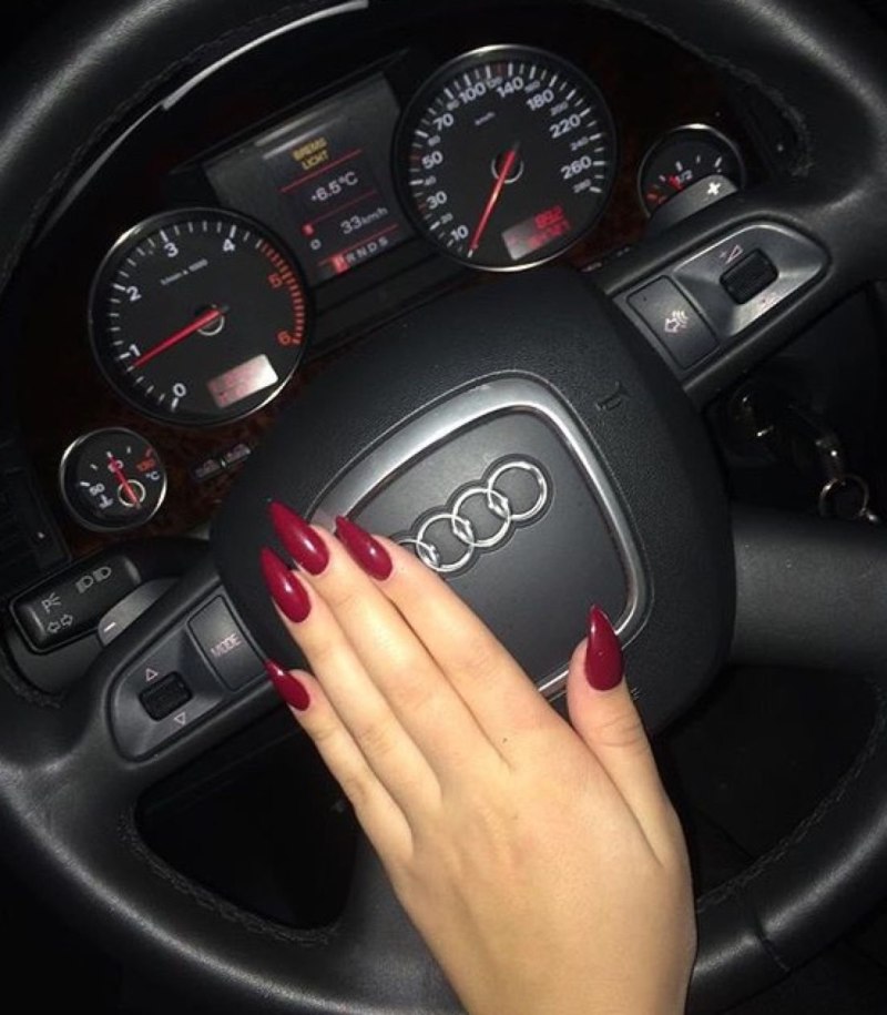 Маникюр на руле