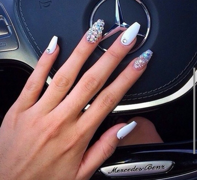 Стильный шеллак на длинные ногти