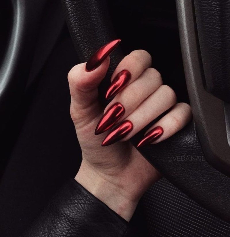 Красно черный маникюр на длинные ногти