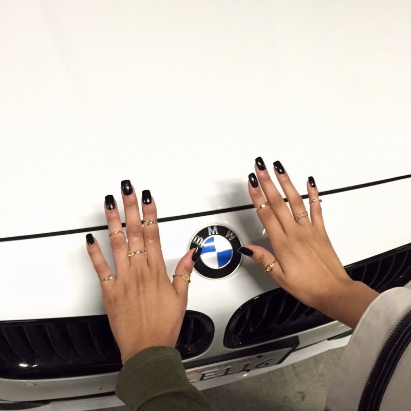 Маникюр в стиле БМВ