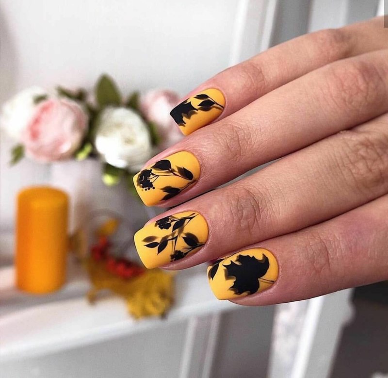 Ногти короткие квадратные темные