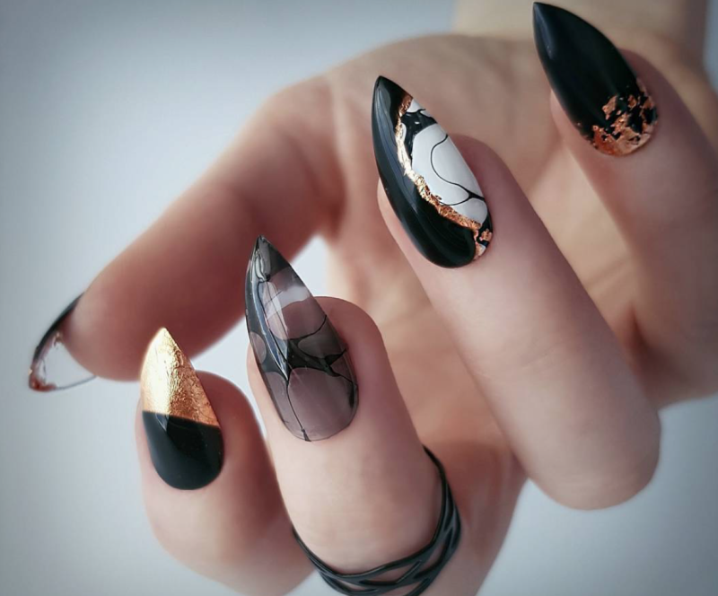 Ногти с фольгой золото