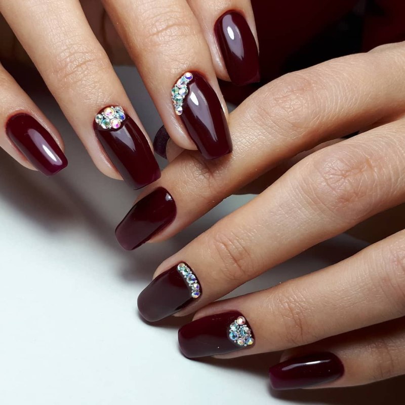 Маникюр 2021 бордо бургунди