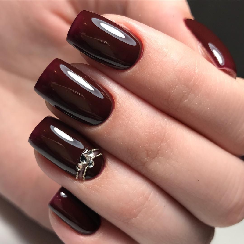 Маникюр бордо марсала бургунди