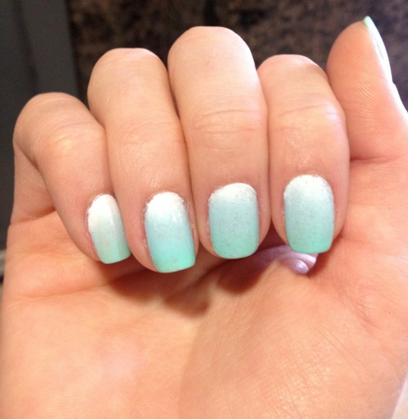 Омбре зелено синий ногти
