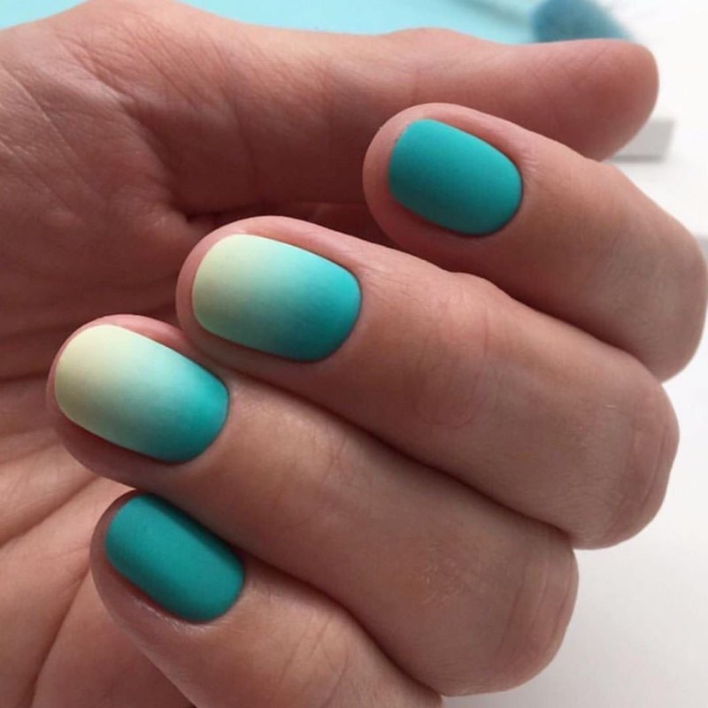 Маникюр омбре бирюзовый