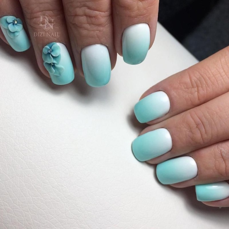Градиентный маникюр бирюзовый