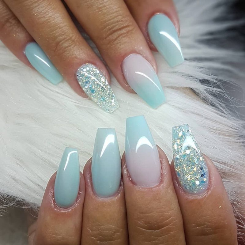 Бирюзовый маникюр на длинные ногти