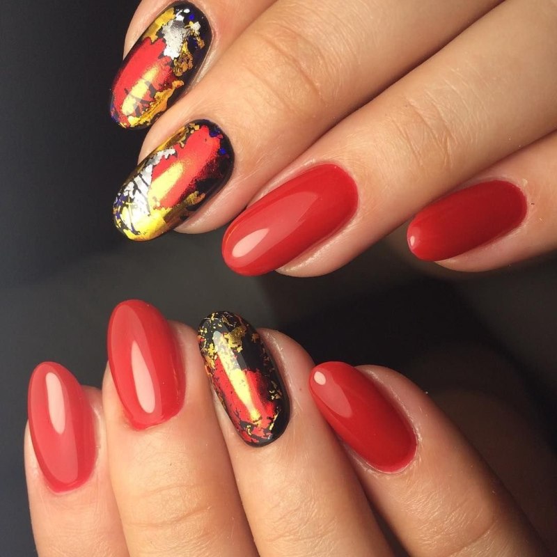 Красная Новогодняя геометрия ногти