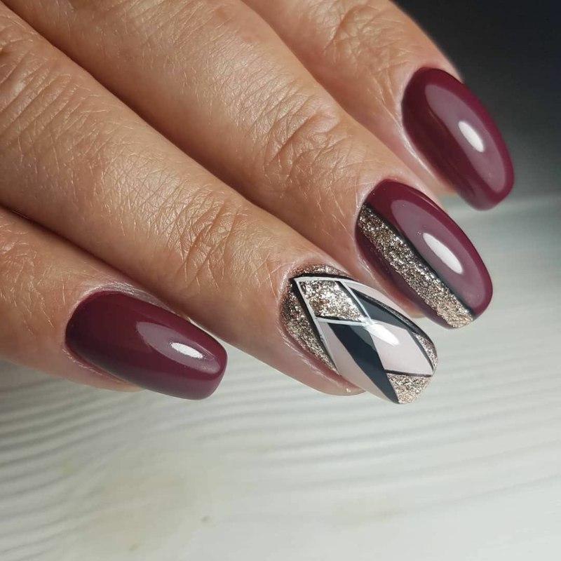 Красно золотые ногти