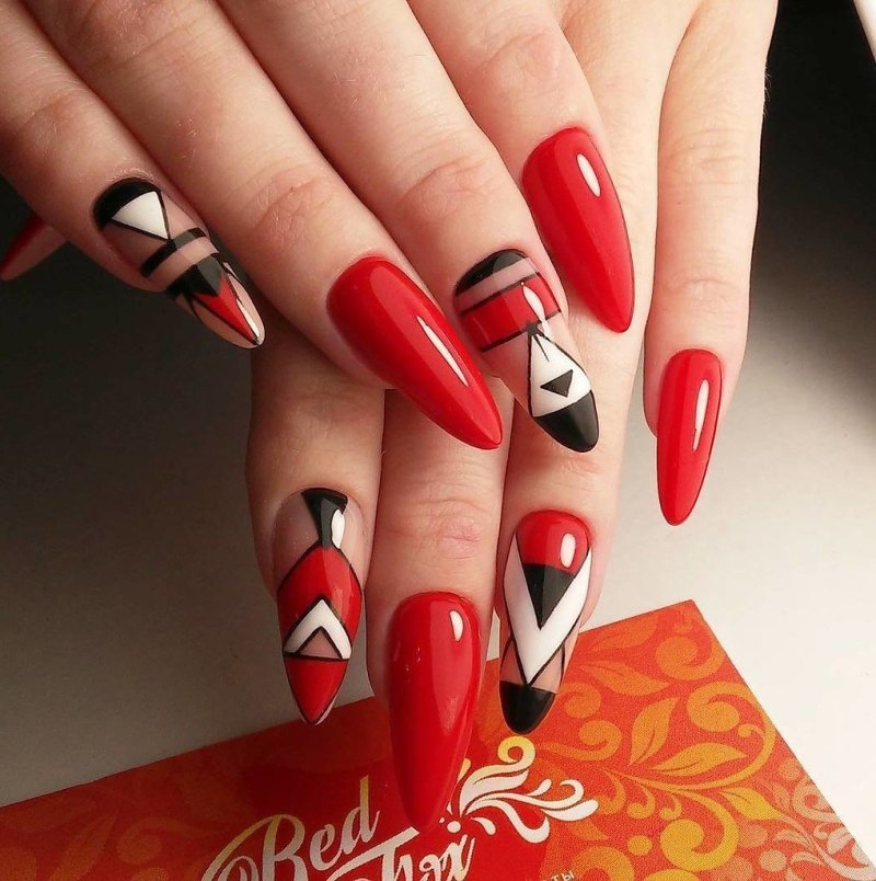 Маникюр Зебра с красным