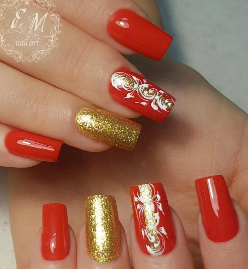 Бесплатно маникюр красный с белым золотом и серебром