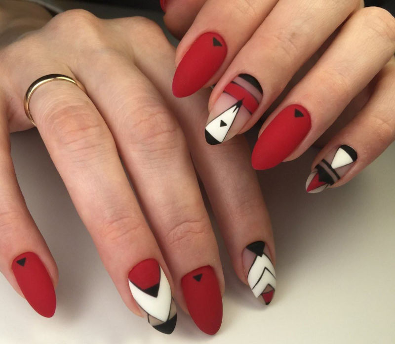 Стильные красные ногти