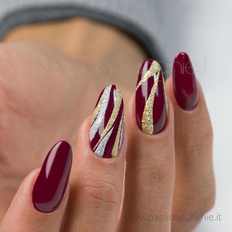 Красный маникюр 2022