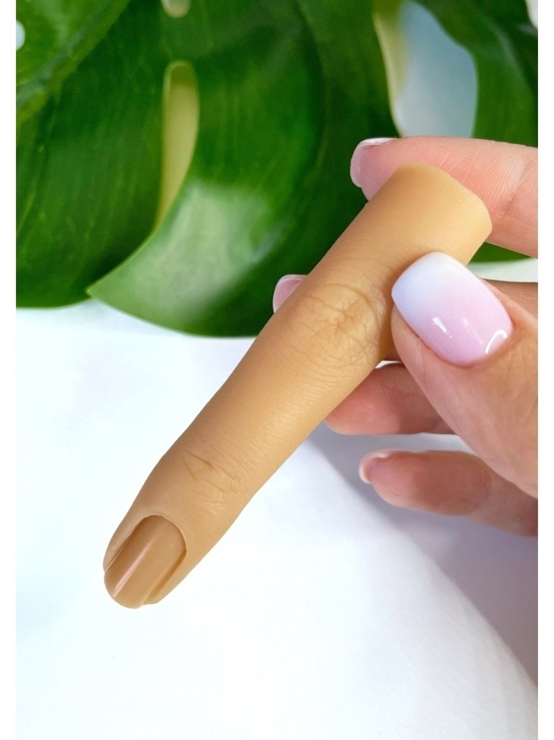 Деревянные пальцы маникюр