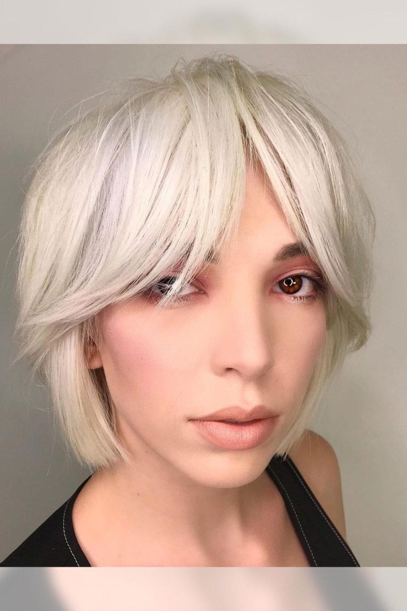 Женская челка три волосины