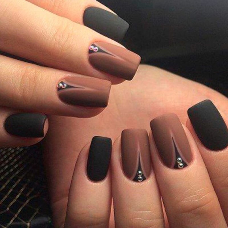 Маникюр в коричневых тонах