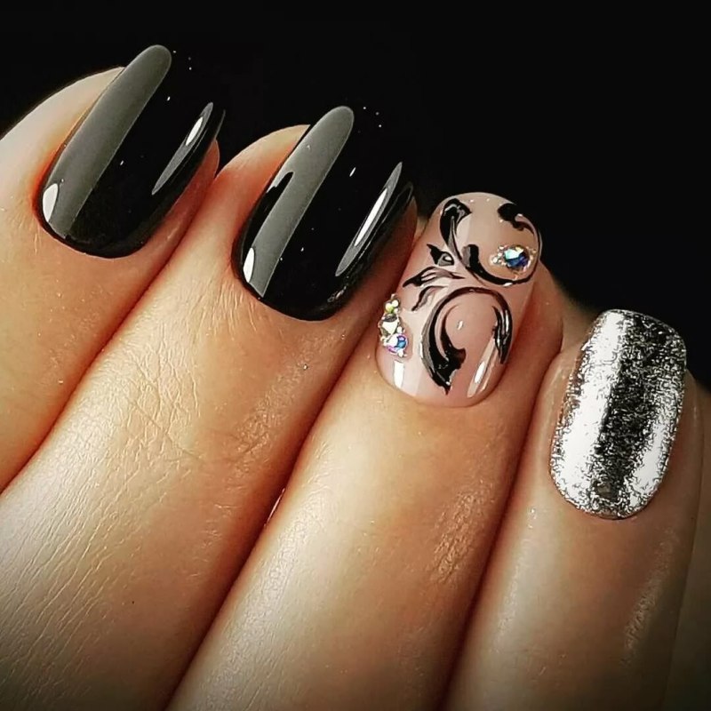 Ногти темные