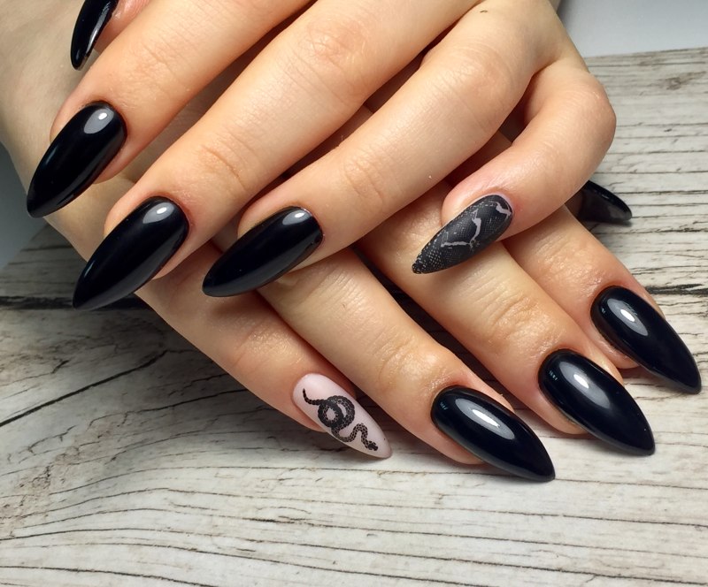 Маникюр с кружевом