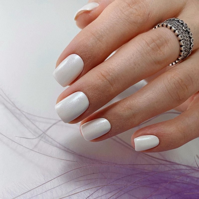 Маникюр 2020 втирка белая