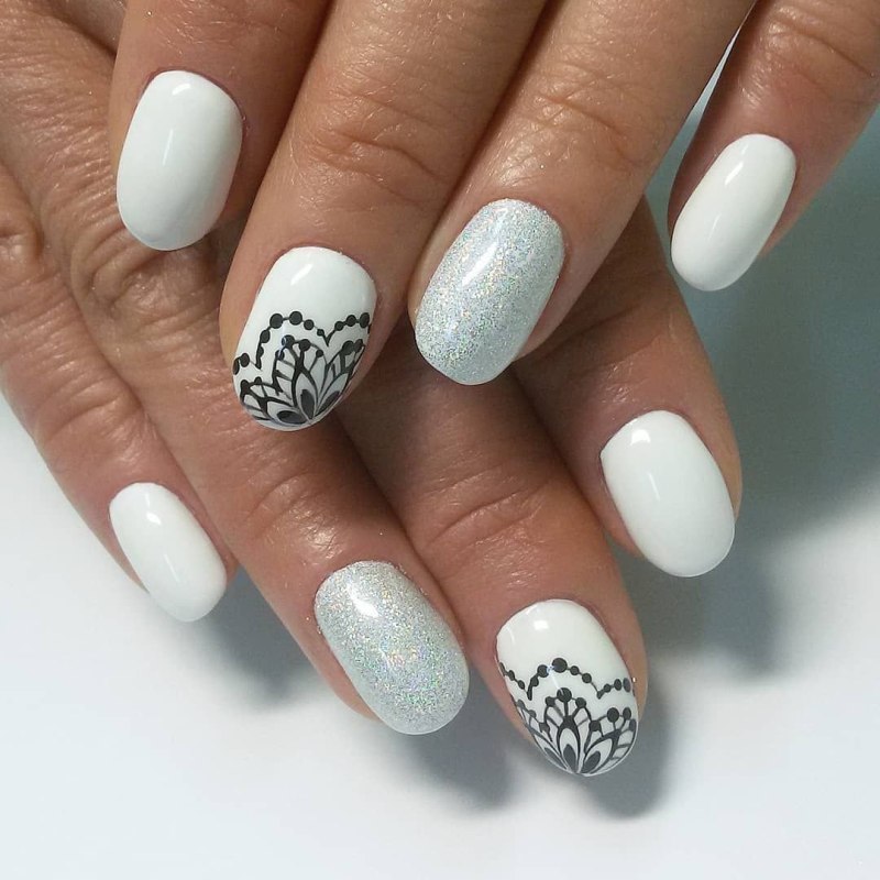 Белый маникюр