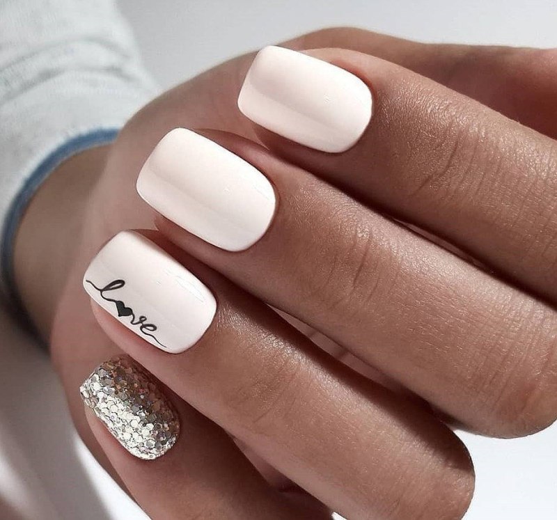 Белый маникюр на короткие ногти