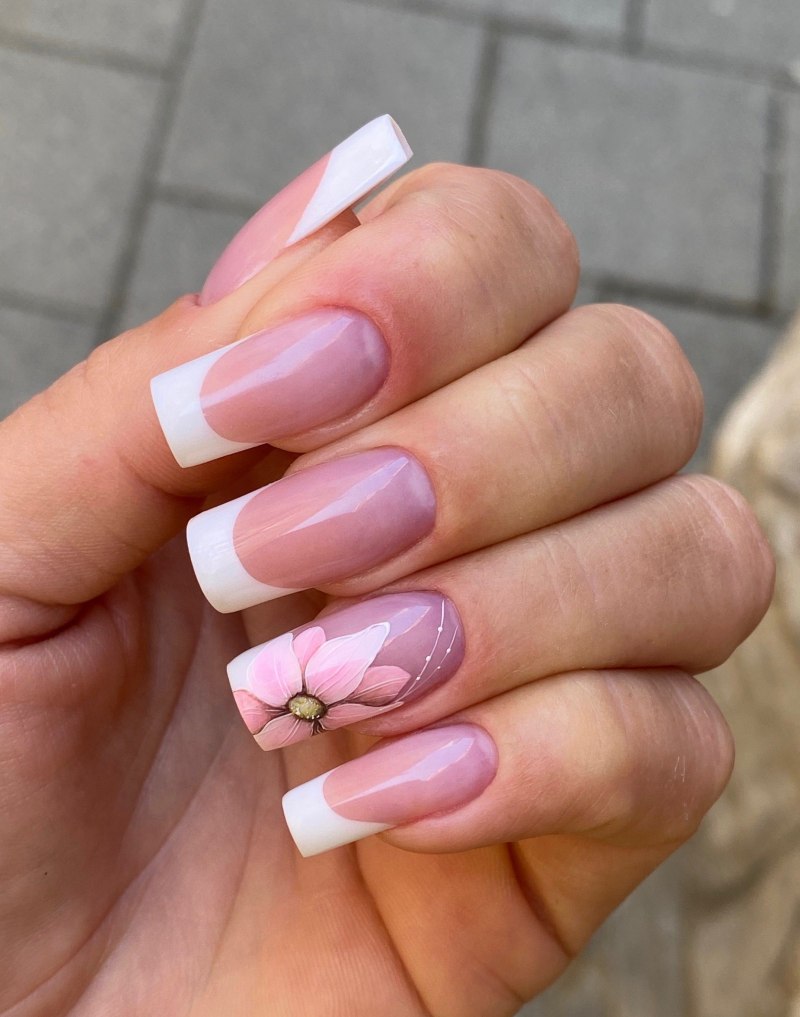 Летний френч на ногтях