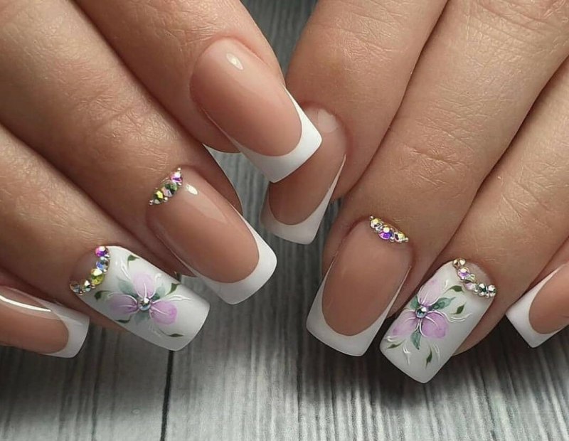 Модный маникюр на короткие ногти Весна 2020