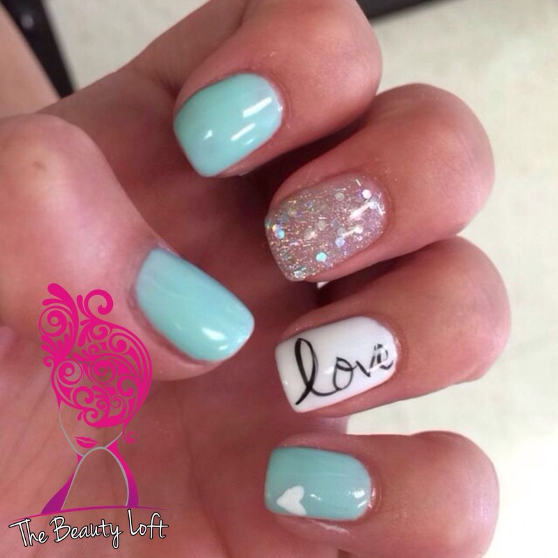 Маникюр мятного цвета