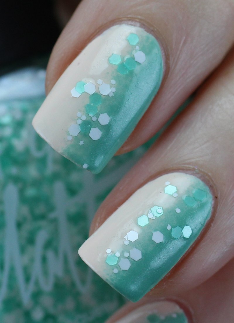 Мятные ногти