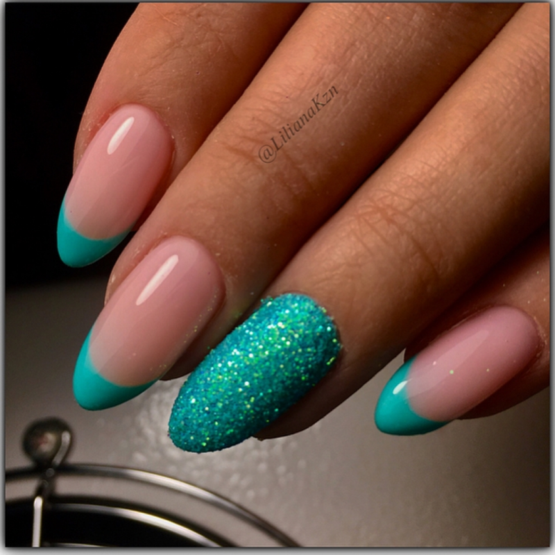 Бирюзовый маникюр
