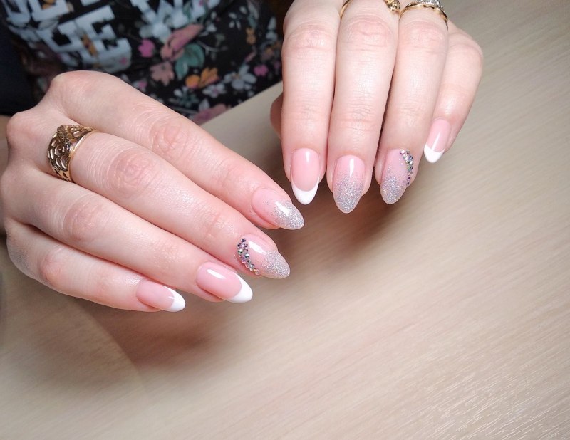 Короткие закругленные ногти