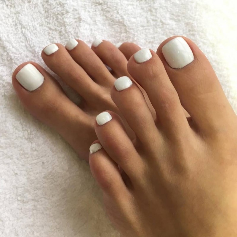 Стильный педикюр