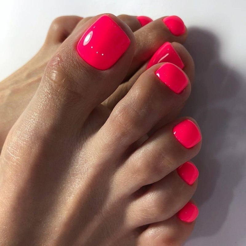 Маникюр и педикюр