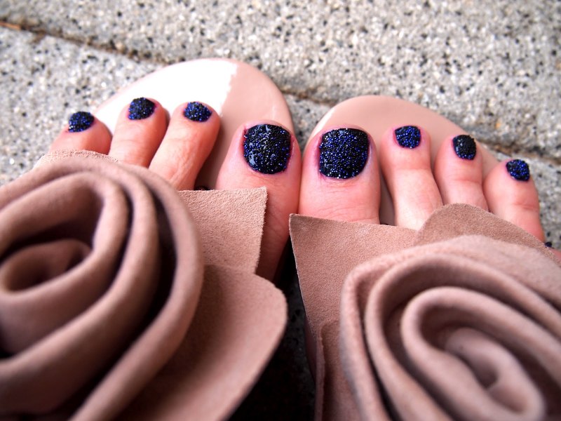 Педикюр однотонный