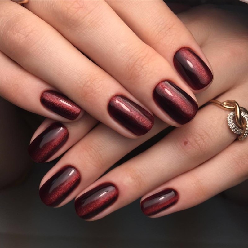 Маникюр кошачий глаз Бардо