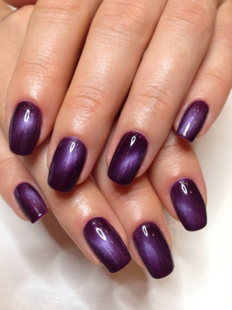 Кошачий глаз маникюр бордовый