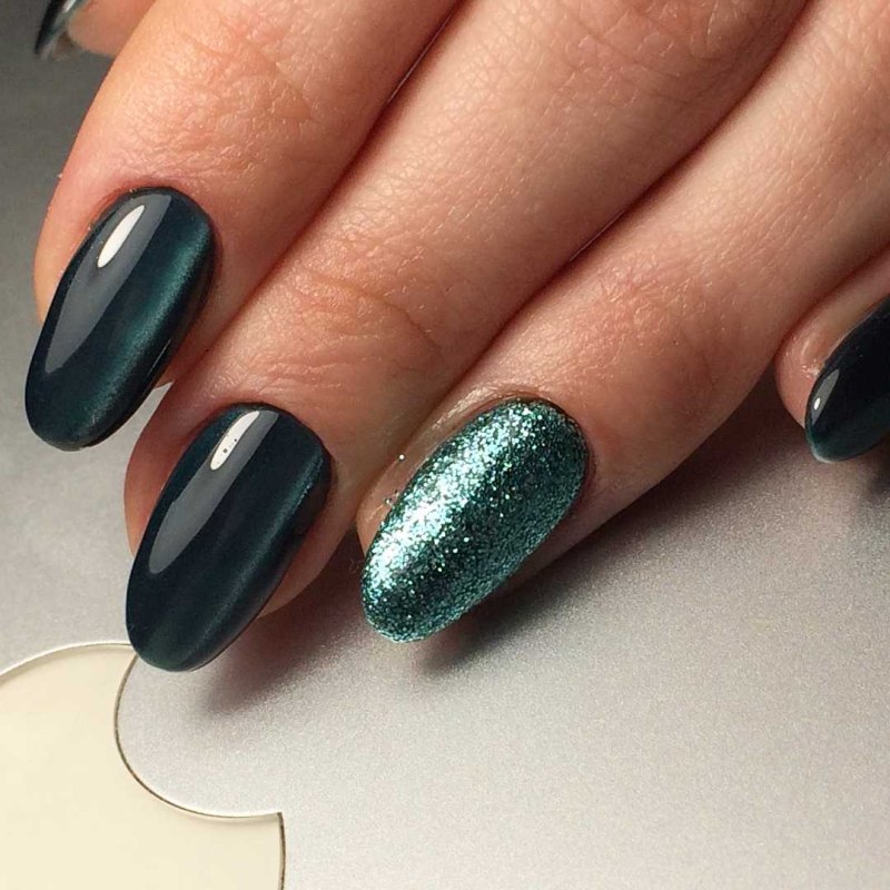 Маникюр кошачий глаз светлые тона