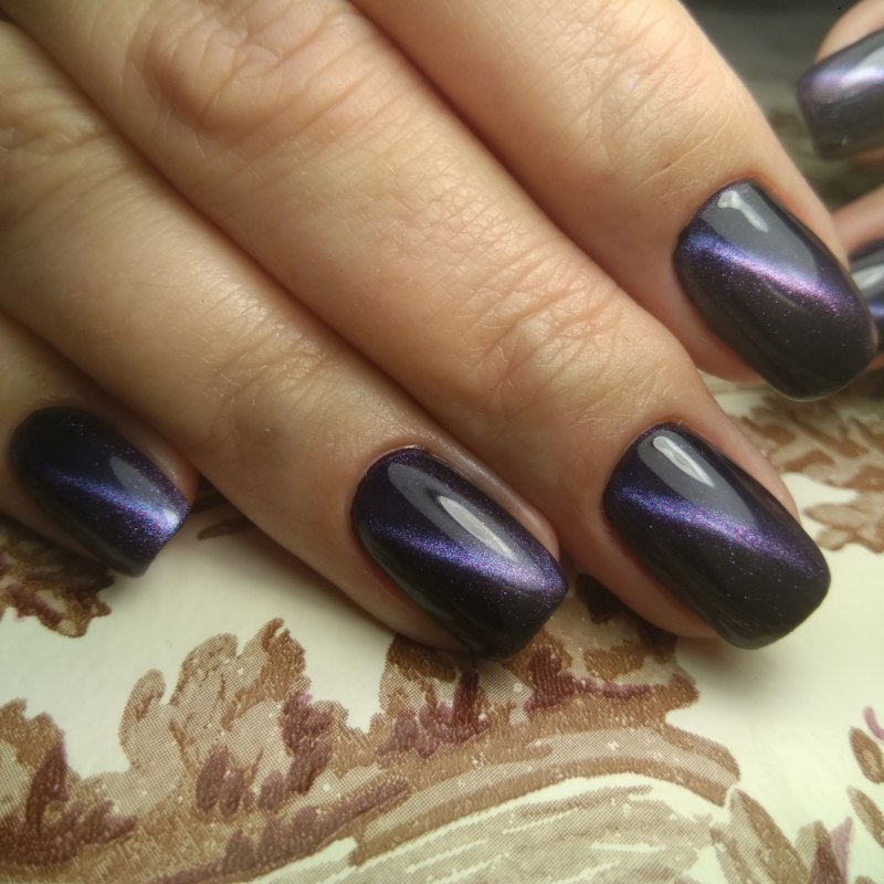 Маникюр кошачий глаз светлые тона