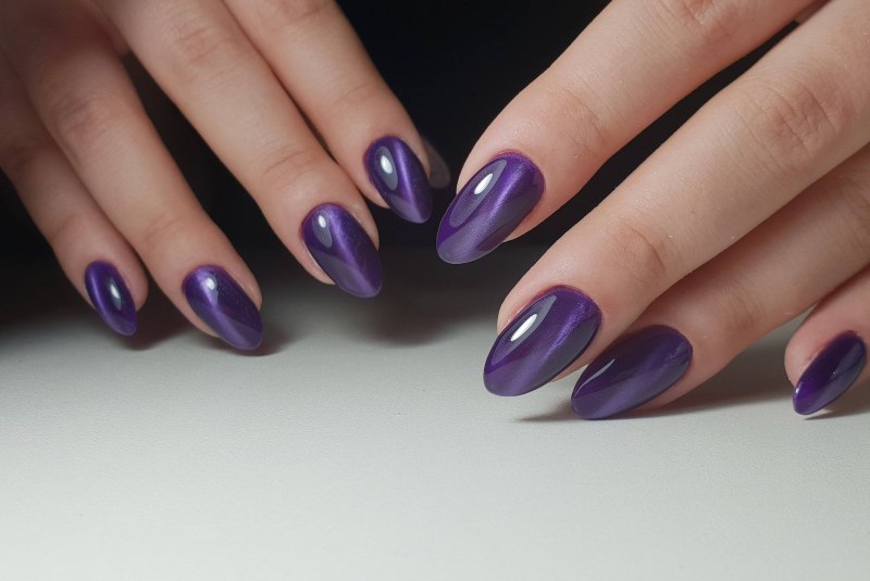 Изумрудный кошачий глаз миндаль