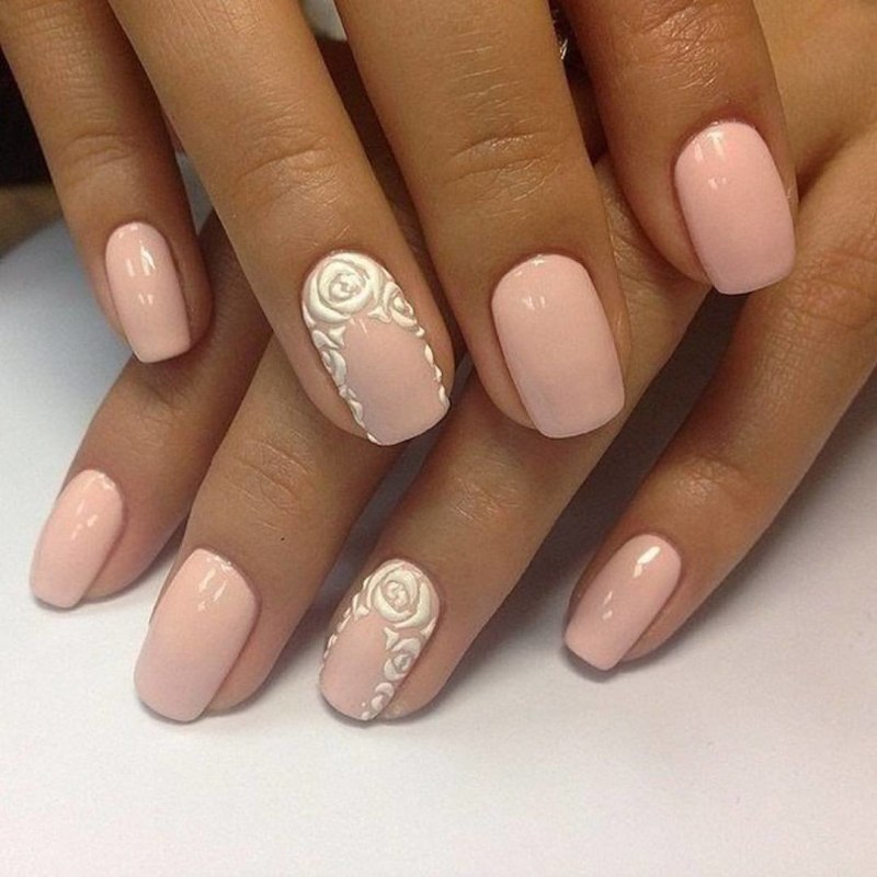 Бежевые ногти