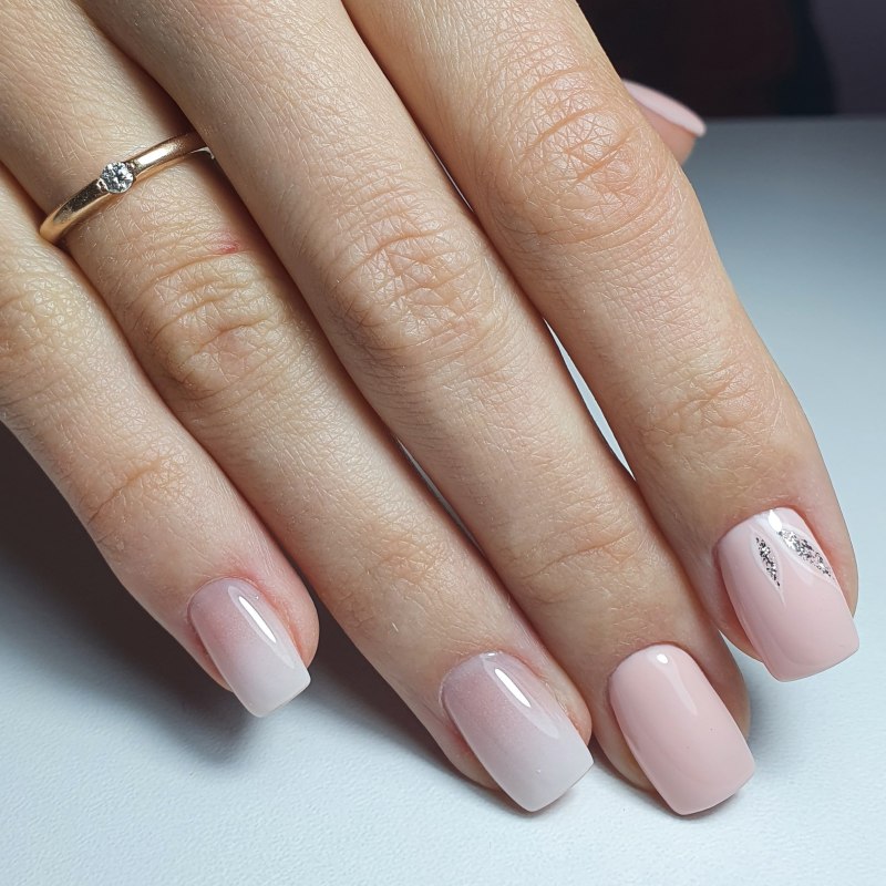 Нюдовый маникюр 2019 миндаль