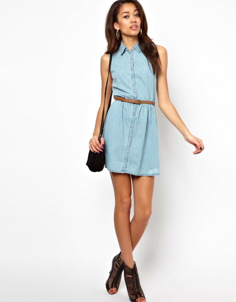 Короткое джинсовое платье