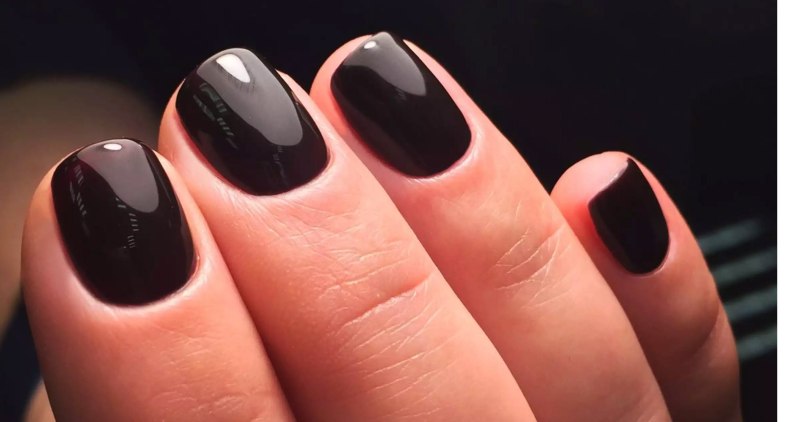 Черный маникюр на очень короткие ногти