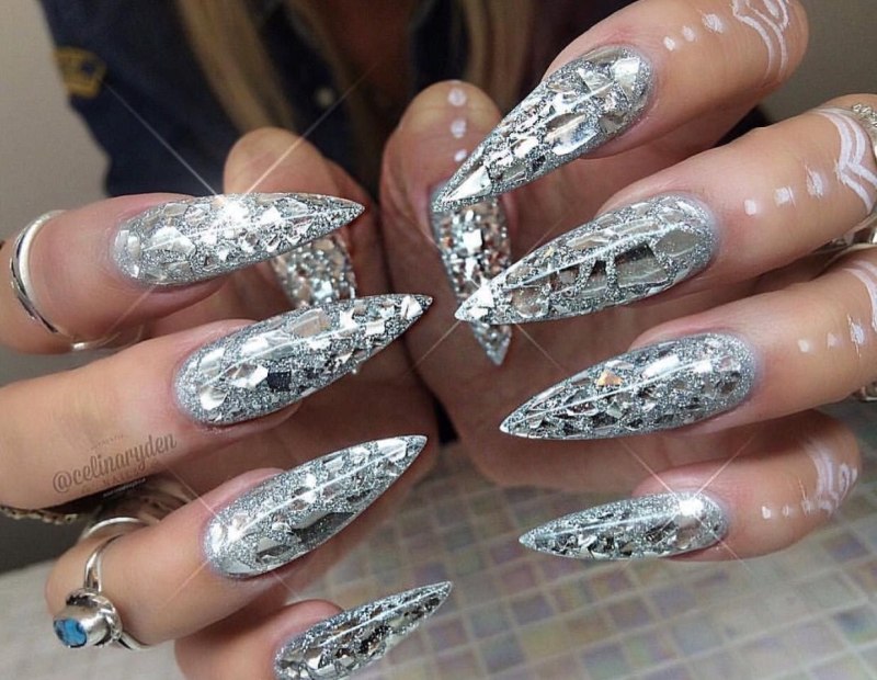 Маникюр серый с серебром фольга