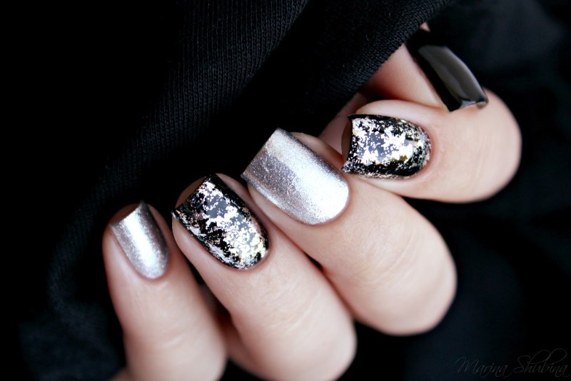 Черные ногти с серебряной фольгой