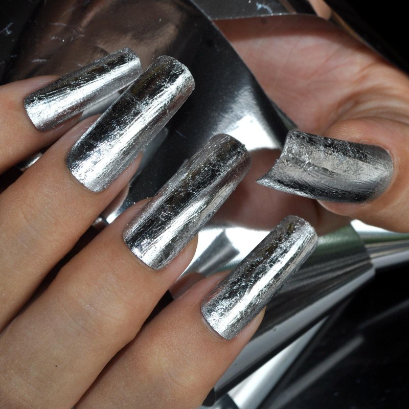 Маникюр металлик серебро