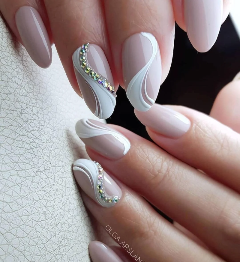 Маникюр нежный френч