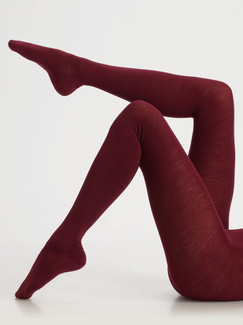 Ногти матовые бордовые с черными